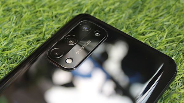 64MP Quad-Lens Rear Camera Configuration 64MP Quad-Lens Rear Camera Configuration