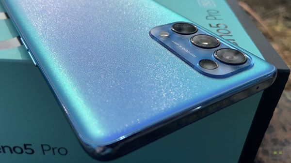 No 3.5mm Audio Jack And No microSD Card Slot No 3.5mm Audio Jack And No microSD Card Slot