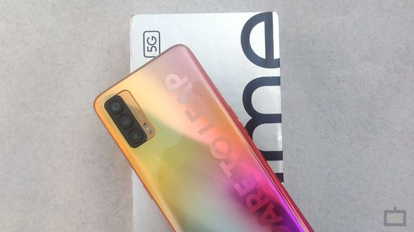 Big AMOLED Display Is Crisp Big AMOLED Display Is Crisp