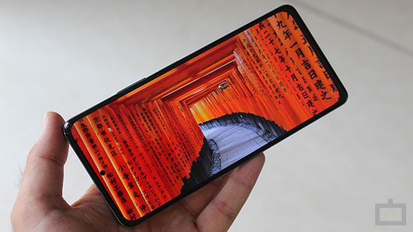 Best-In-Class Display- 120Hz Super AMOLED (1080 x 2160p) Best-In-Class Display- 120Hz Super AMOLED (1080 x 2160p)