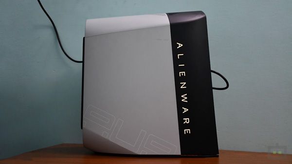 Alienware Aurora R11 Design: Unique And Filled With RGB Alienware Aurora R11 Design: Unique And Filled With RGB