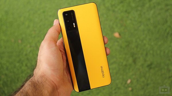 A Real Show-Off With Compact Form-Factor A Real Show-Off With Compact Form-Factor