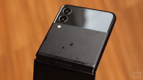 Shifting To Galaxy Z Flip 3 From A Regular 2021 Smartphone Shifting To Galaxy Z Flip 3 From A Regular 2021 Smartphone