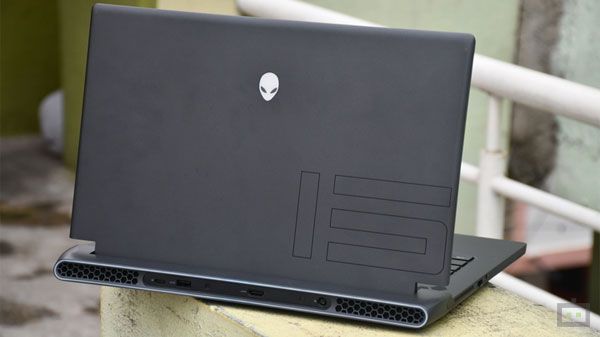 Alienware m15 Ryzen Edition R5 Design: Keeps Up With The Tradition Alienware m15 Ryzen Edition R5 Design: Keeps Up With The Tradition