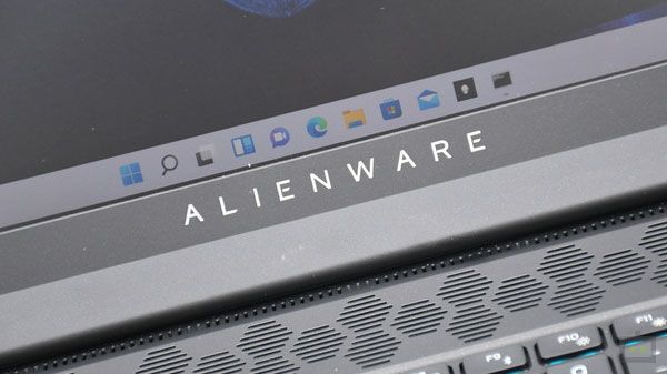 Alienware m15 Ryzen Edition R5 Design: Keeps Up With The Tradition Alienware m15 Ryzen Edition R5 Design: Keeps Up With The Tradition