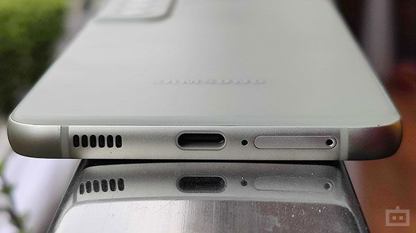No 3.5mm Audio Jack & microSD Card Slot No 3.5mm Audio Jack & microSD Card Slot