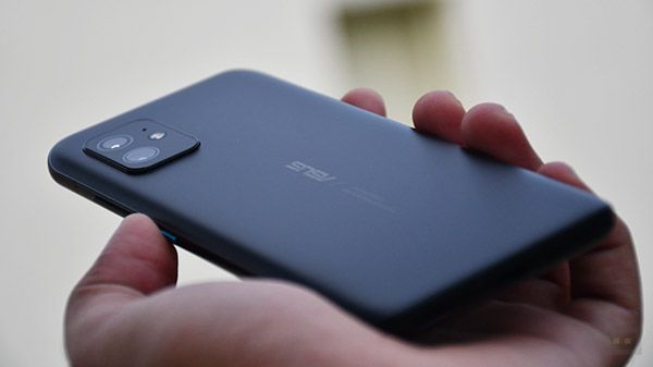 Asus 8Z: The Good Asus 8Z: The Good