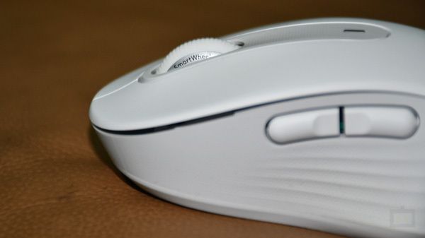 Logitech Signature M650 Review: Connectivity Logitech Signature M650 Review: Connectivity