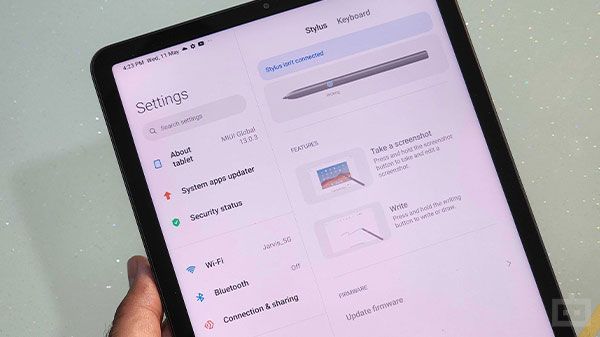 Bloatware-Free UI & Much Needed Utilities Bloatware-Free UI & Much Needed Utilities