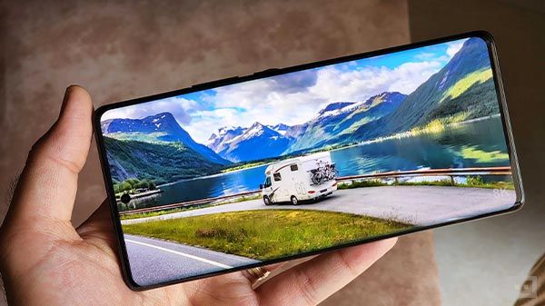 Gorgeous Curved 2K Display Gorgeous Curved 2K Display