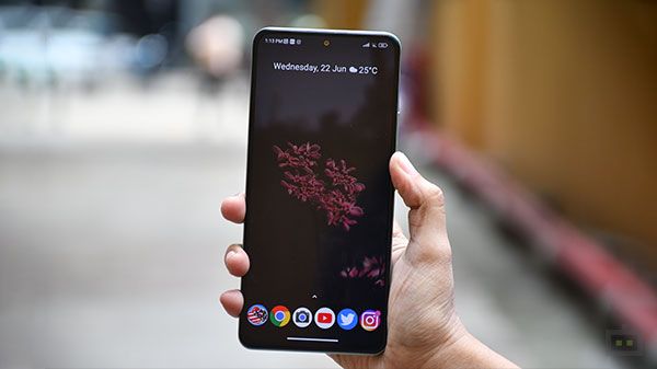 Poco F4 5G Review: Display Poco F4 5G Review: Display