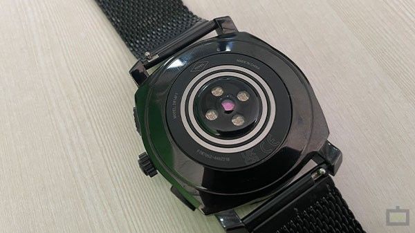 Fossil Gen 6 Hybrid Is Bulky Yet Classy Fossil Gen 6 Hybrid Is Bulky Yet Classy
