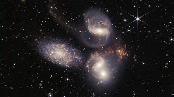 Sharp Image Of A Galaxy Cluster Sharp Image Of A Galaxy Cluster