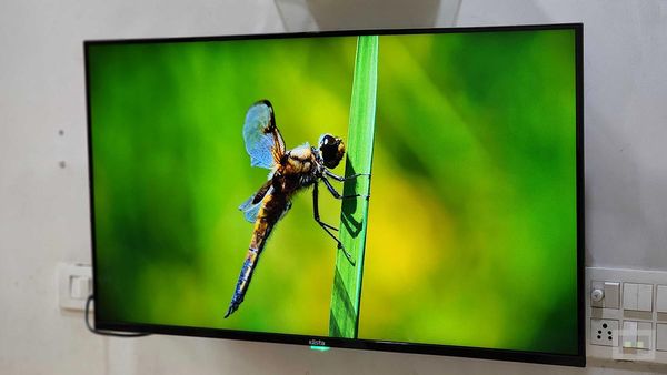 Elista 43-inch 4K Smart TV Design Elista 43-inch 4K Smart TV Design