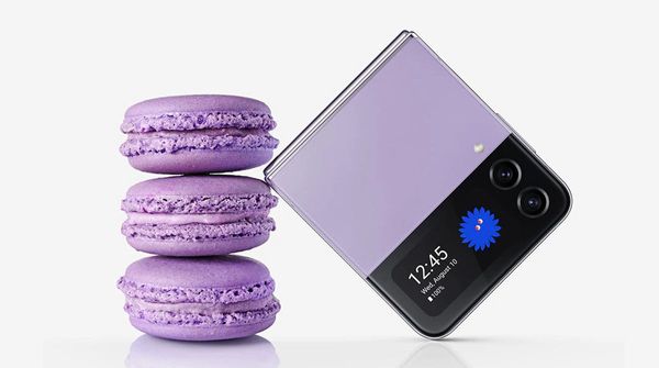 Samsung Galaxy Z Flip4 Samsung Galaxy Z Flip4