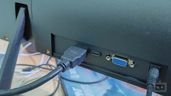 Realme Flat Monitor Connectivity: Excellent Realme Flat Monitor Connectivity: Excellent