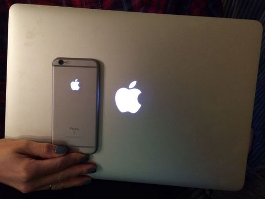 DIY: How to Glow the Apple Logo on Your iPhone à la MacBook DIY: How to Glow the Apple Logo on Your iPhone à la MacBook