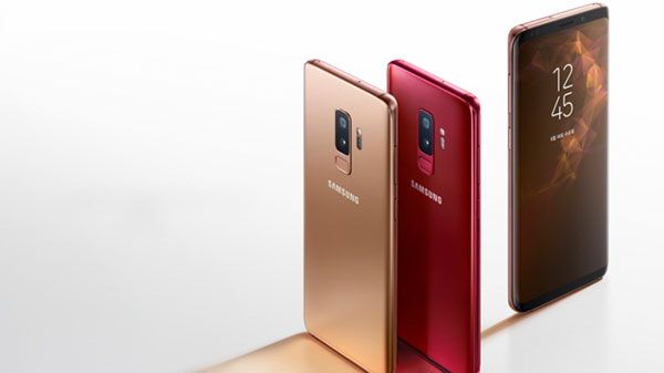 Samsung Galaxy S9 and S9+ in Sunrise Gold and Burgundy Red color Samsung Galaxy S9 and S9+ in Sunrise Gold and Burgundy Red color