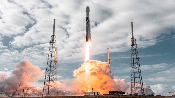 SpaceX Falcon 9 Ninth Flight Successful; Sets New Record SpaceX Falcon 9 Ninth Flight Successful; Sets New Record