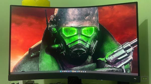 BenQ MOBIUZ EX3210R 1000R Curved Gaming Monitor Review BenQ MOBIUZ EX3210R 1000R Curved Gaming Monitor Review