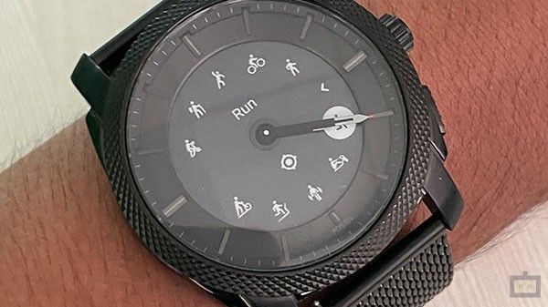 Fossil Gen 6 Hybrid Smartwatch Review: Feature-Rich, Classy Yet Bulky Fossil Gen 6 Hybrid Smartwatch Review: Feature-Rich, Classy Yet Bulky