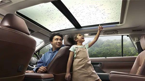 Toyota Innova Hycross Hybrid With 21.1kmp/l Debuts In India Toyota Innova Hycross Hybrid With 21.1kmp/l Debuts In India