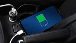 Smartphone ધીમો ચાર્જ થાય છે? આ રીતે ચાર્જિંગને કરો ફાસ્ટ