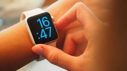 SmartWatchના આ 7 ફીચર્સ છે ખૂબ કામના, તમે નહીં કર્યા હોય યુઝ 
