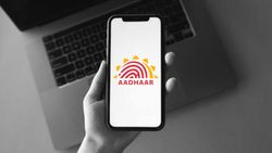 તમારા Aadhaar Cardનો ક્યાં ક્યાં થઈ રહ્યો છે ઉપયોગ, આ રીતે કરો ચેક