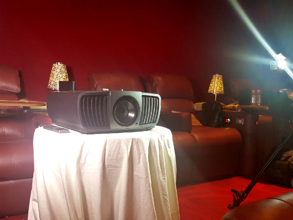 8.3 મિલિયન પિક્સલ અને 3840 x 2160 રિઝોલ્યૂશન