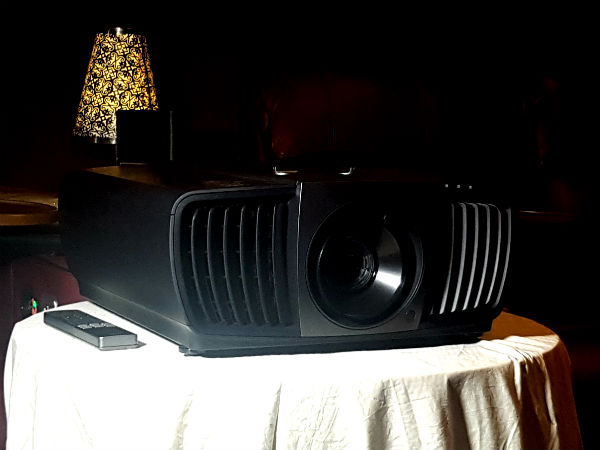 ટીએચએકસ સર્ટિફિકેશન અને સિનેમેટિક પરફોર્મન્સ