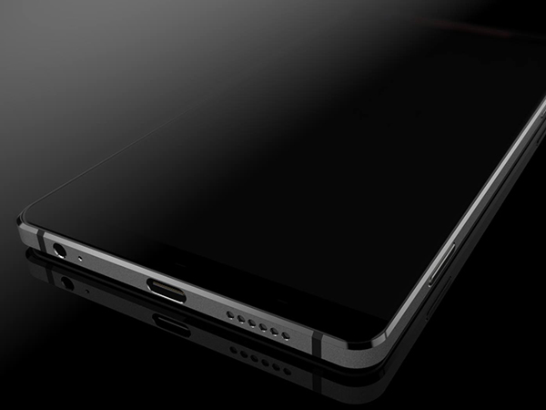 બેઝલ લેસ ડિઝાઇન