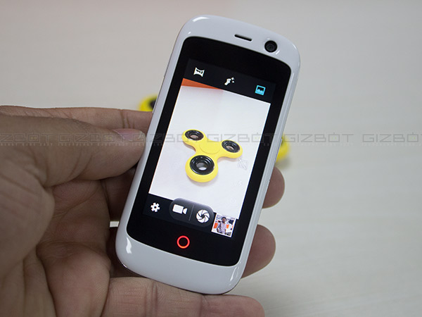 કેમેરો પણ આપવામાં આવ્યો છે