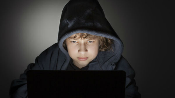 એસીકે! 3STX ઑસ્ટ્રિયન હેકર (15 વર્ષ)