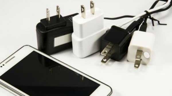 પરંપરાગત મોબાઇલ ચાર્જર