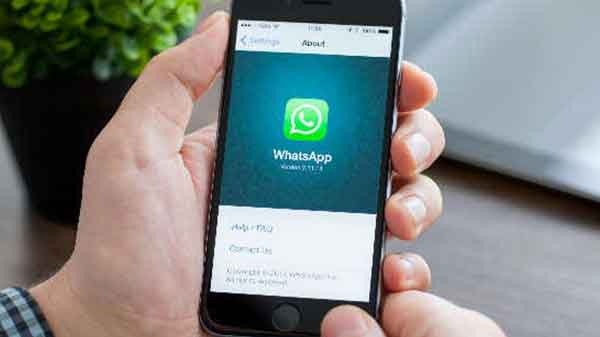 વોટ્સએપ પર તમને જે મેસજે આવે છે તેના પર ફોર્વર્ડેડ ના ચિન્હ ને જોવો