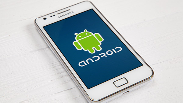 તમારો Android ફોન થઈ શકે છે હેક, આ ડિટેઈલ્સ થઈ લીક તમારો Android ફોન થઈ શકે છે હેક, આ ડિટેઈલ્સ થઈ લીક