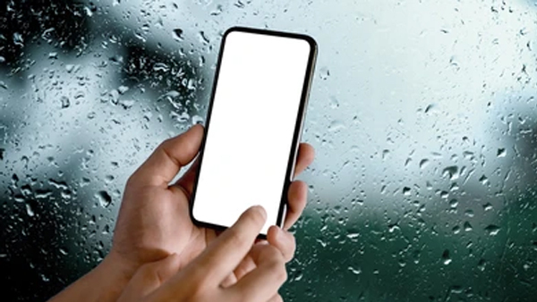 Monsoon hack: વરસાદમાં પલળી જાય ફોન તો આ ટિપ્સ કરો ફોલો 