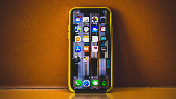 iPhoneના Cellular Calls દરમિયાન આ રીતે મેળવો બેકગ્રાઉન્ડ નોઈઝથી છૂટકાર