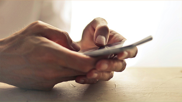 નવો ફોન ખરીદતા સમયે આ પાંચ બાબતોનું રાખો ધ્યાન, ફાયદો થશે