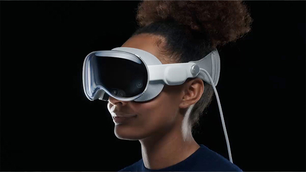 Apple Vision Pro કેમ પાછા આપી રહ્યા છે યુઝર્સ, ગણાવ્યા આટલા કારણો