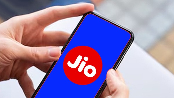 Jioનો જબરજસ્ત ધમાકો, માત્ર 101 રૂપિયામાં આપી રહ્યું છે 100 જીબી ડેટા