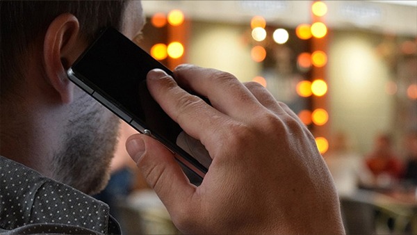 સ્માર્ટ ફોનમાં ક્લિયર ન આવે અવાજ, તો આ ચાર ટ્રિક્સ કરો ફોલો