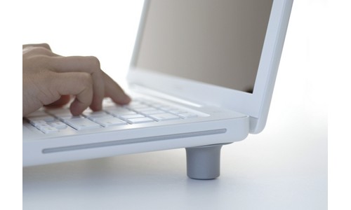 9 बेहतरीन लैपटॉप डॉक्स जो आपके लैपटॉप रखेंगे कूल 9 बेहतरीन लैपटॉप डॉक्स जो आपके लैपटॉप रखेंगे कूल