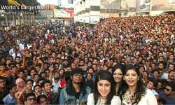 माइक्रोसॉफ्ट ने विंडो फोन से ली दुनिया की सबसे बड़ी सेल्‍फी है 
