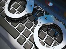 साइबर क्राइम के आरोप में पाकिस्तान में जर्नलिस्ट गिरफ्तार