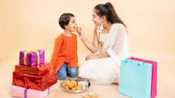 Bhai Dooj Sister Gift 2022: इस Bhai Dooj ऐसा करें कुछ गिफ्ट, बहन बोले अरे वाह भाई हो तो ऐसा!