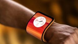 Motorola ने पेश किया कलाई से लपेटने वाला फोन, होगा सबसे खास!