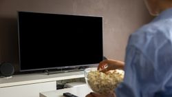 Smart TV खरीदते समय इन बातों का जरूर ध्यान रखें
