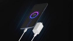 यात्रा के दौरान Smartphone चार्ज करने के 5 आसान तरीके, जो होंगे आपके लिए फायदेमंद